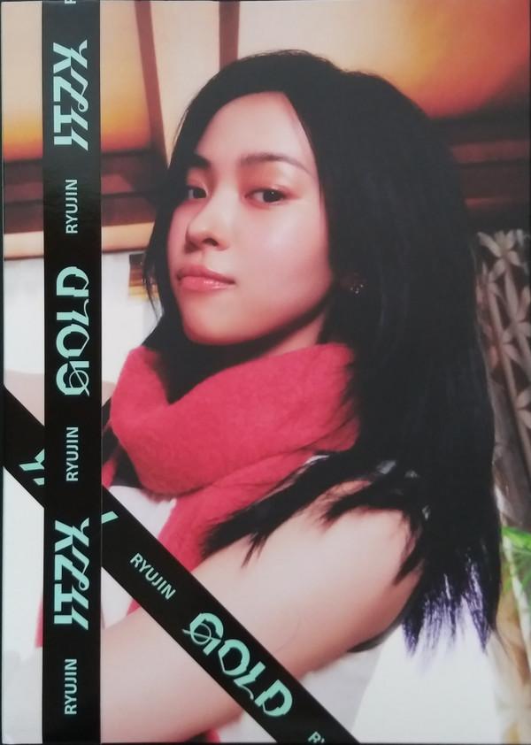 Itzy (2) - Gold